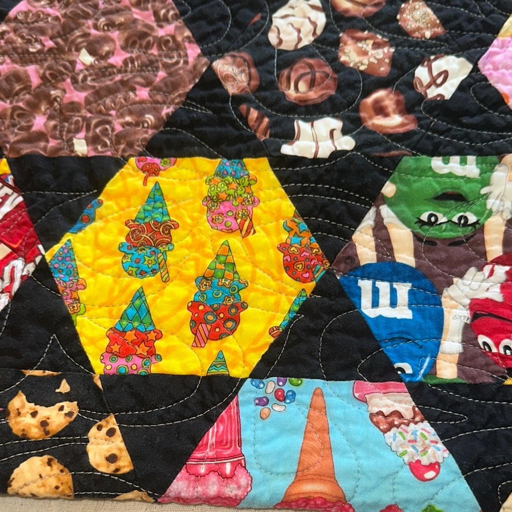 Colorful Patchwork Quilt handmade toddler or baby - Picture 4 of 6